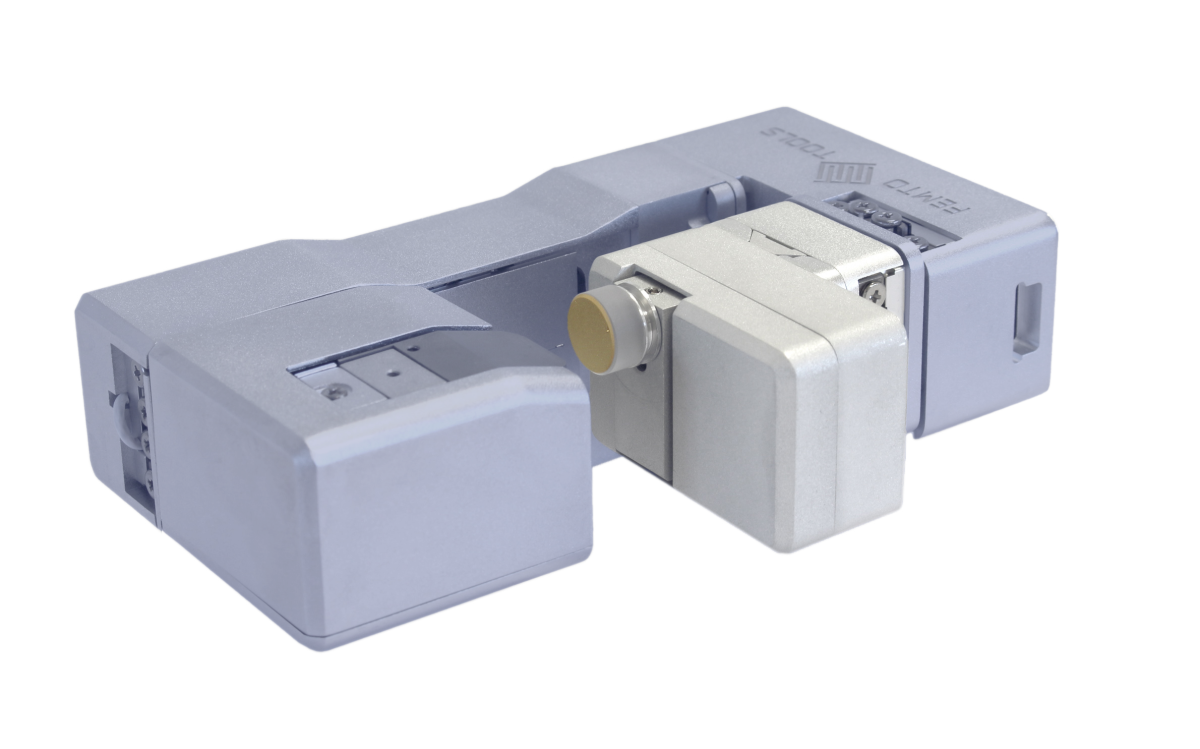 Exchangeable piezo-module attached to a nanoindenter for nano-scratch and tribology testing.